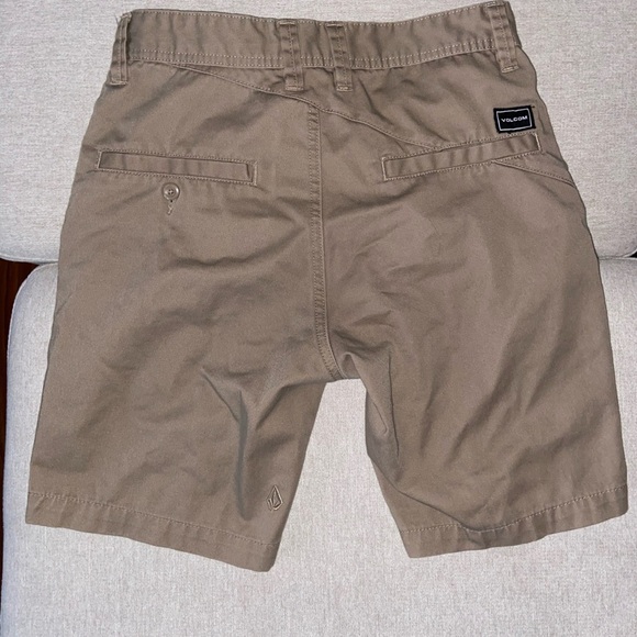Volcom shorts - Picture 3 of 3